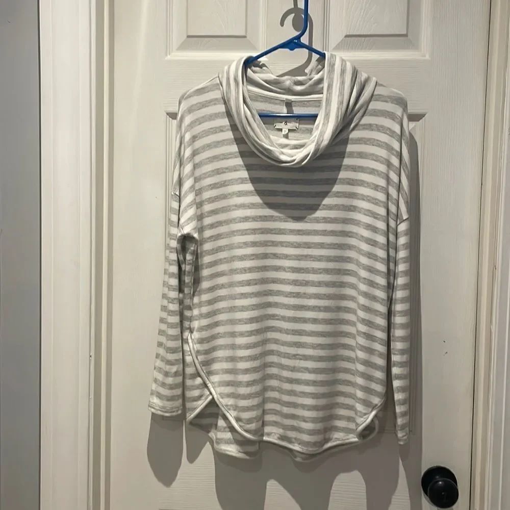 Lou & Grey striped cowl neck long sleeve top SZ medium